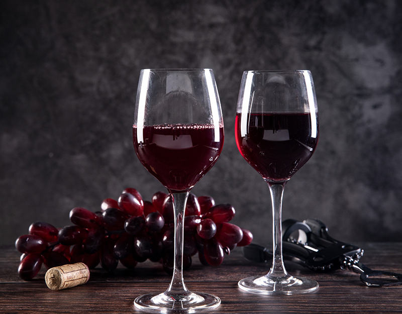 解百纳到底是一个红酒品牌，还是一个葡萄品种