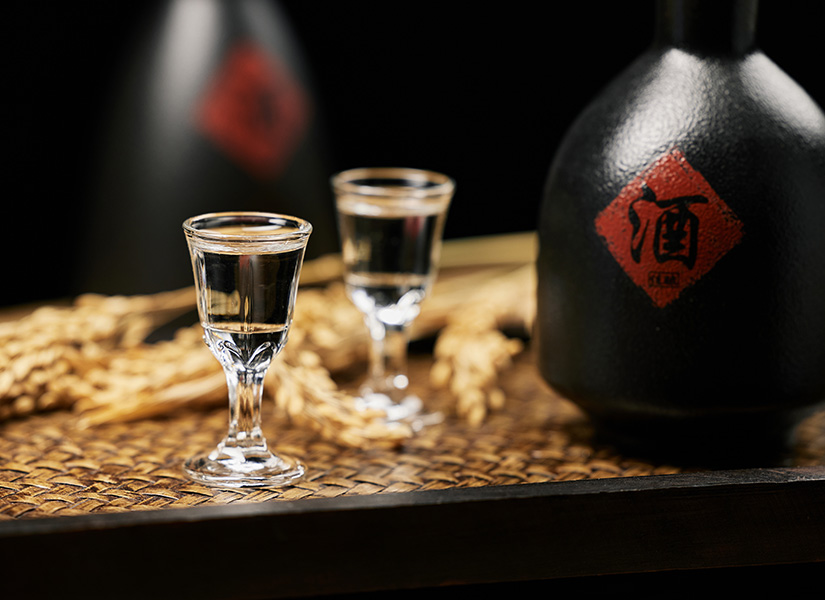 啤酒饮用方法全解析：从开瓶到品味的正确姿势